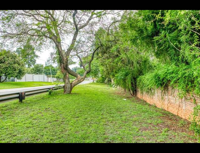 LAND FOR SALE IN BRYANSTON